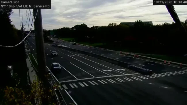 Трасса NY 110 (Broadhollow Road) в Мелвилле — веб-камера онлайн трафик