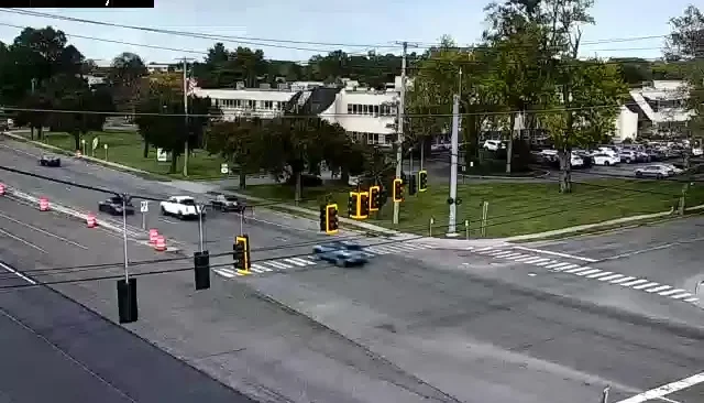 Перекрёсток NY-110 и Duryea Road в Мелвилле — веб-камера онлайн трафик