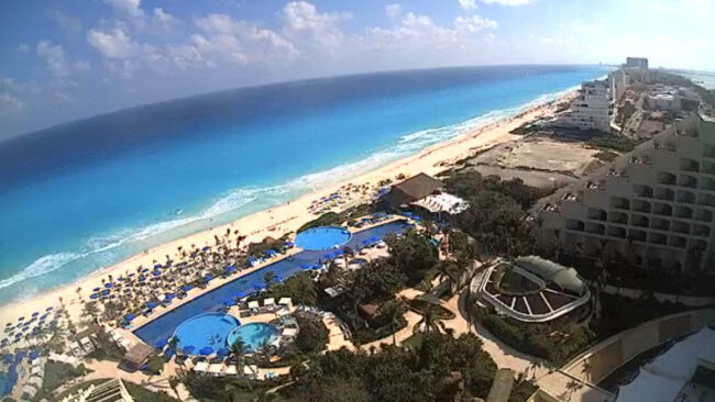 Веб-камера Канкуна, пляж Марлин из отеля Live Aqua Beach Resort Cancun 5*